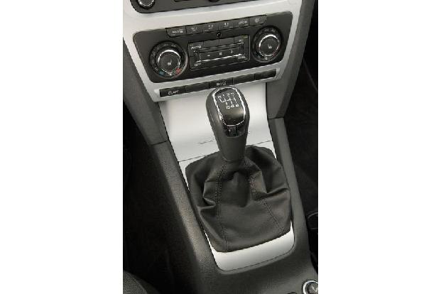 Skoda Octavia Combi 2.0 TDI Family, Schalthebel, Schaltknauf