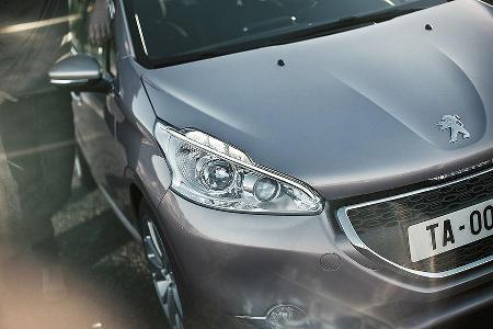 Peugeot 208, Front