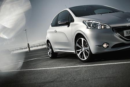 Peugeot 208, Front