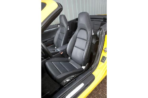 Porsche 911 Carrera Cabriolet, Fahrersitz