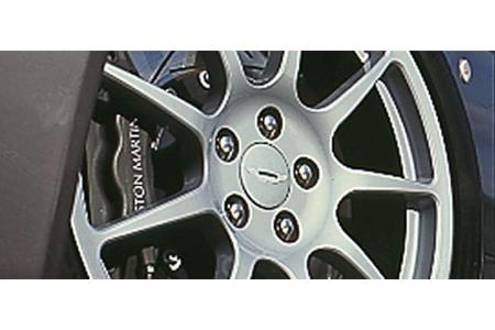Das Sports Dynamic-Paket, inklusive standfester Bremsanlage, ...