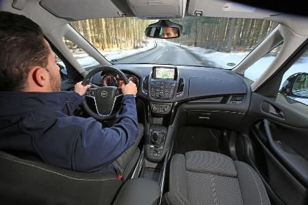 Opel Zafira Tourer 2.0 Biturbo CDTi Sport, Cockpit, Fahrer