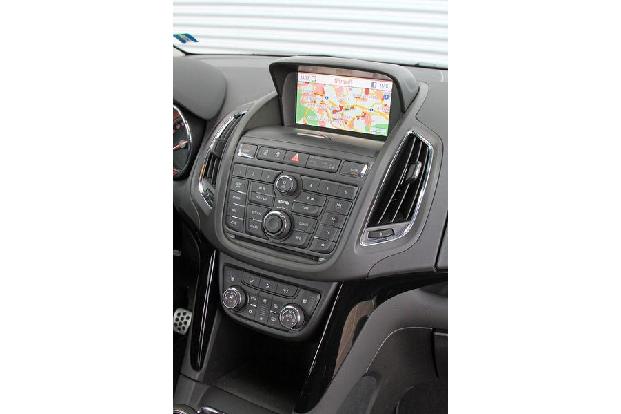 Opel Zafira Tourer 2.0 Biturbo CDTi Sport, Mittelkonsole, Navi