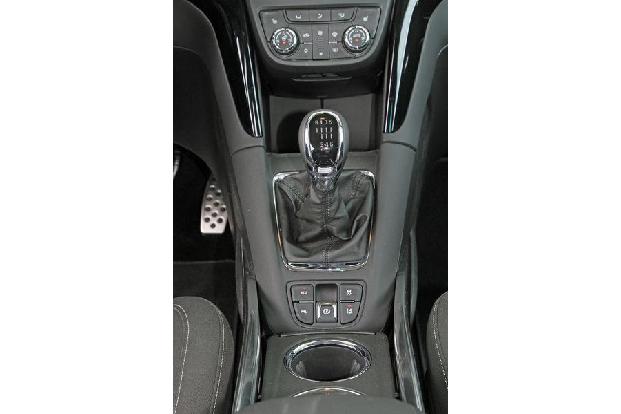 Opel Zafira Tourer 2.0 Biturbo CDTi Sport, Mittelkonsole, Schalthebel