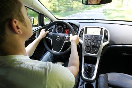 Opel Astra GTC 1.4 Turbo, Cockpit, Lenkrad