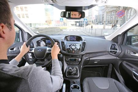 Ford Kuga 2.0 TDCi 4x4, Cockpit, Fahrer