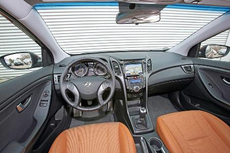 Hyundai i30 1.6 CRDi Coup, Cockpit, Lenkrad