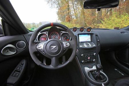 Nissan 370 Z Nismo, Cockpit, Lenkrad