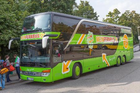 Fernbus, Seitenansicht Fernbus, Seitenansicht