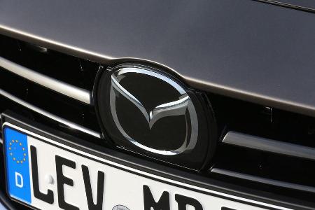 Mazda 3 SKYACTIV-G120, Emblem, Khlergrill