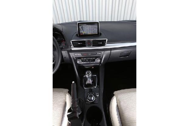 Mazda 3 SKYACTIV-G120, Mittelkonsole