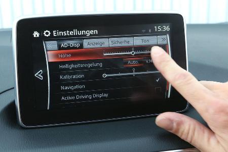 Mazda 3 SKYACTIV-G120, Bildschirm, Infotainment