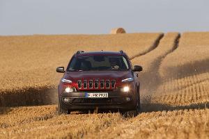 Hacker steuern Auto fern