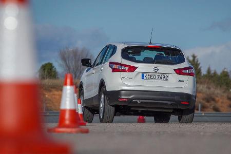 Nissan Qashqai, Heckansicht, Slalom