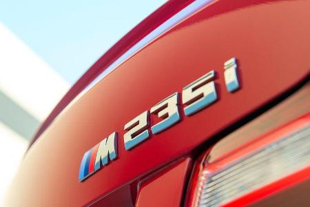 BMW M235i Coupé, Heckleuchte, Typenbezeichnung