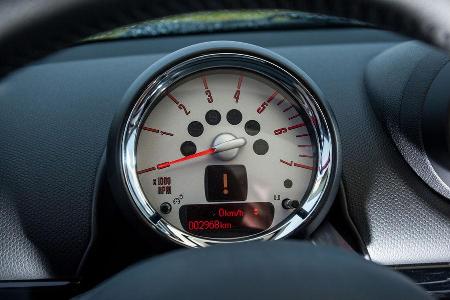 Mini One D Countryman, Anzeigeinstrument