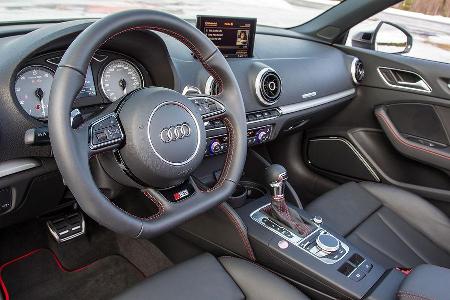 Audi S3 Cabrio, Cockpit