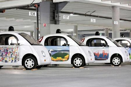 Selbst eine von Künstlern gestaltete Art-Car-Version gibt's inzwischen. Ziel: Die Knubbel ...