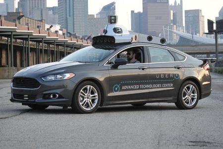 Das Testfahrzeug, ein Ford Fusion, fährt die gesamte Technologie und sämtliche Sensoren auf dem Dach spazieren. Inzwischen i...