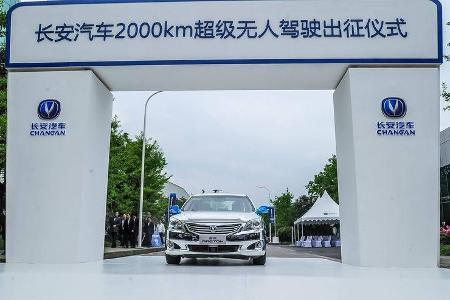 Auch beim autonomen Fahren gilt: China nicht aus den Augen verlieren. Changan will mit der Mittelklasse-Limousine Raetan ...