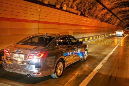 ... 2.000 Kilometer autonom durch China gefahren sein. Mit dabei: Jede Menge Presse.