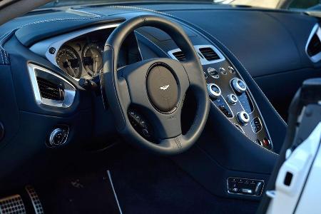 Aston Martin Vanquish Volante, Cockpit