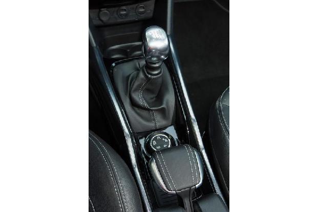 Peugeot 2008 e-HDi 115, Schalthebel