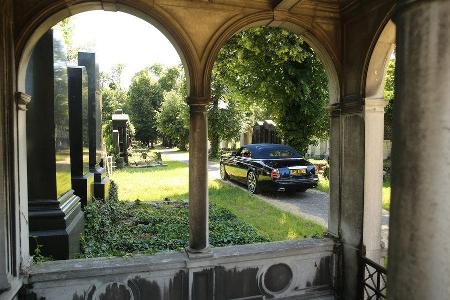 Rolls-Royce Phantom Drophead Cabrio, Wien, Zentralfriedhof