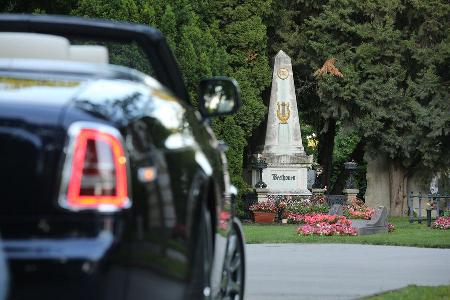 Rolls-Royce Phantom Drophead Cabrio, Wien, Zentralfriedhof