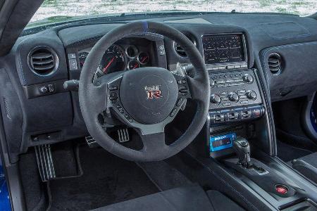 Importracing Nissan GT-R, Cockpit