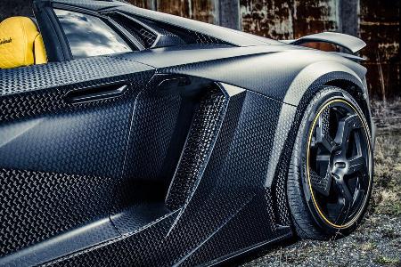 Mansory-Lamborghini Aventator Carbonada, Seitenkasten