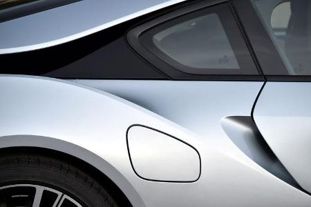 BMW i8, Seitenführung, Tankdeckel