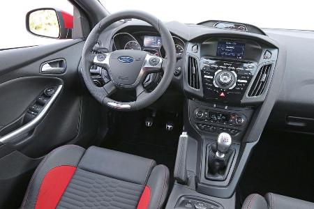 Ford Focus ST, Cockpit, Lenkrad