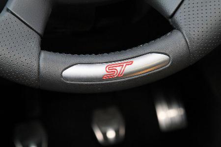 Ford Focus ST, Lenkrad