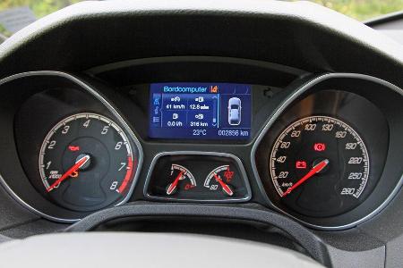 Ford Focus ST, Tacho, Rundinstrumente