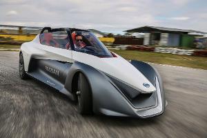 Mitfahrt im Nissan Bladeglider 2016