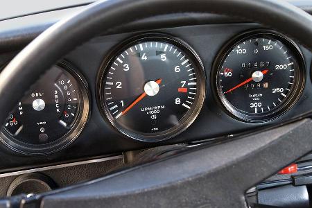 Porsche 911 Carrera RS 2.7, Rundinstrument