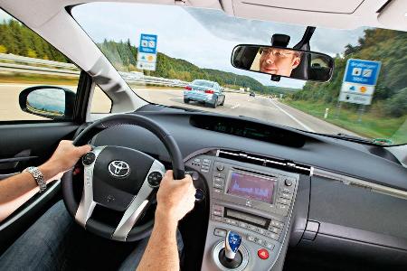 BMW Active Hybrid 3, Toyota Prius Plug-in Hybrid, Cockpit