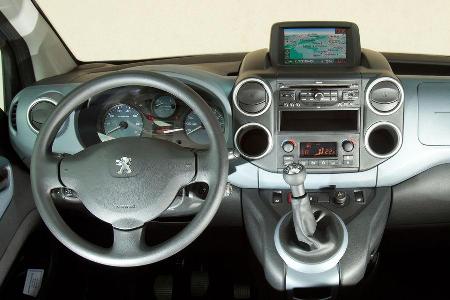 Peugeot Partner Tepee 98 VTi Active, Cockpit, Lenkrad