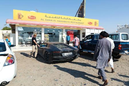 Lamborghini Aventador LP 700-4, Heckansicht, Kiosk