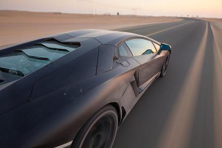 Lamborghini Aventador LP 700-4, Seitenlinie