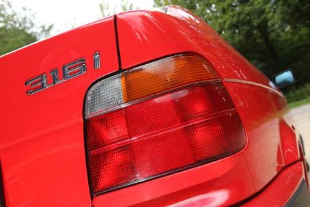 BMW 316i, Heckleuchte, Typenbezeichnung