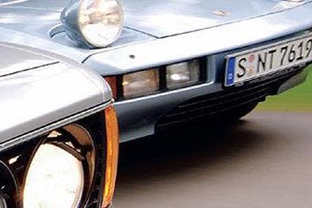 Markenzeichen der beiden schnellsten deutschen viersitzigen Coupés: Haifischfront beim BMW und Eierbecherlampen für den Pors...