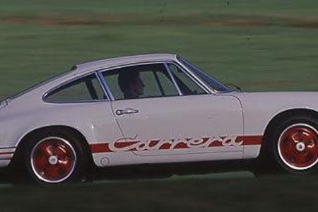 Der Porsche 911 Carrera RS 2,7 war das erste Straßenfahrzeug mit RS-Bezeichnung.