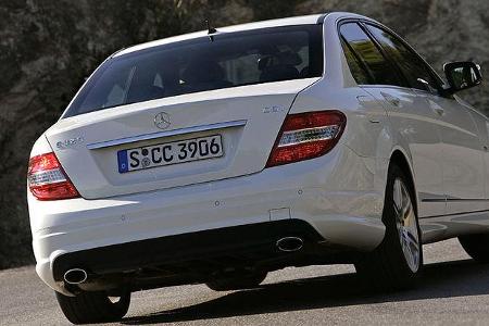 Die Lenkung ist eine Tick zu leichtgängig, arbeitet aber präzise.