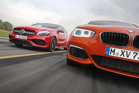 BMW M135i, Mercedes-AMG A45 4Matic, Frontansicht BMW M135i, Mercedes-AMG A45 4Matic, Frontansicht