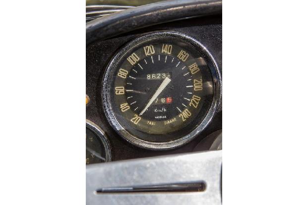 Alfa Romeo 2600 Spider, Tacho