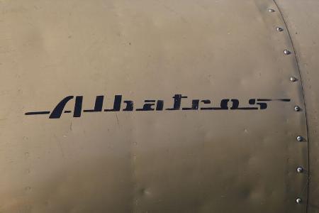 L-39 Albatros, Schriftzug