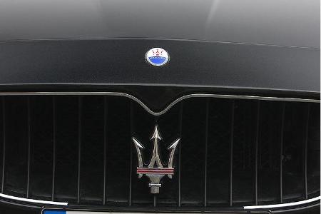 Der neue Kühlergrill ist noch größer und auffälliger und besitzt vertikale, konkav geformte Rippen, die an den GranTurismo e...