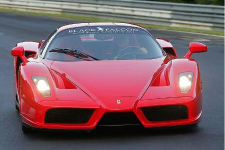 Highspeed-Sieger am Ring: Mit 308,3 km/h rauschte der Ferrari Enzo (660 PS) als Schnellster über die Döttinger Höhe.